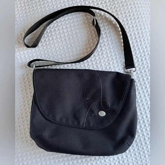 Haiku Bliss crossbody bag - Picture 1 of 9